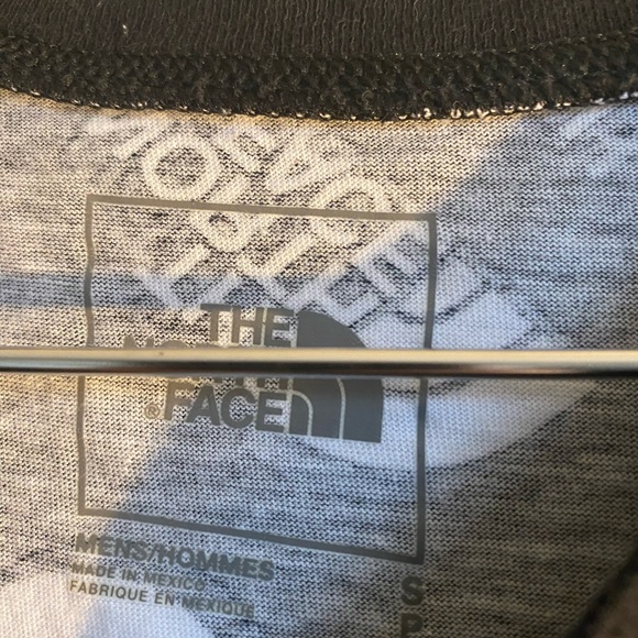 Small North Face All Over Logo T-Shirt - Picture 2 of 2
